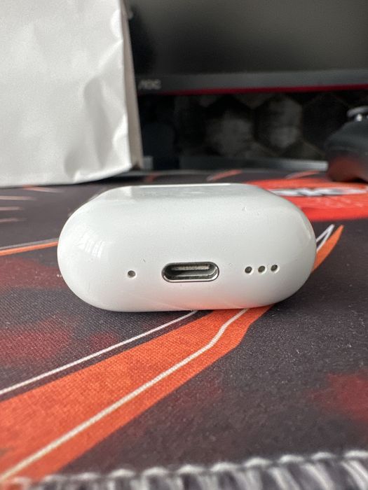 Airpods 4 ANC (Active Noise Cancellation)