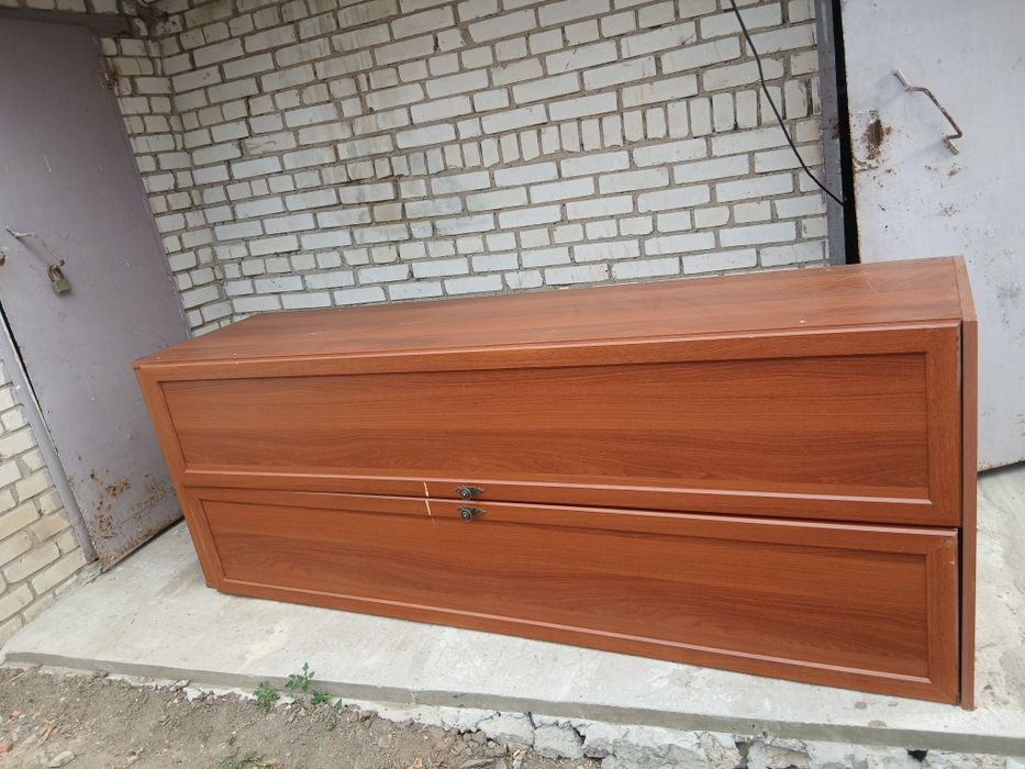 Продам шкаф вешалку