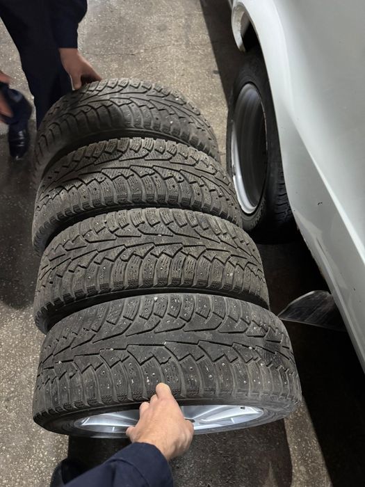 Продам зимние шины с титановыми дисками 205/55/R16