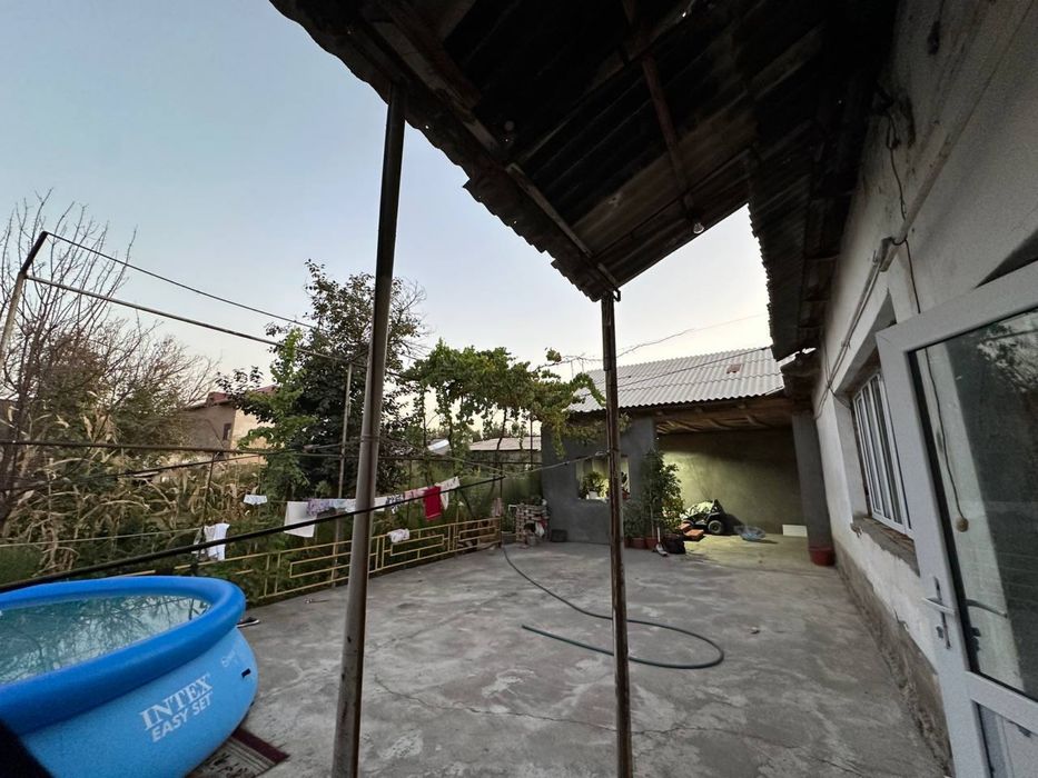 Уй сотилади 8 сотихи 35000$