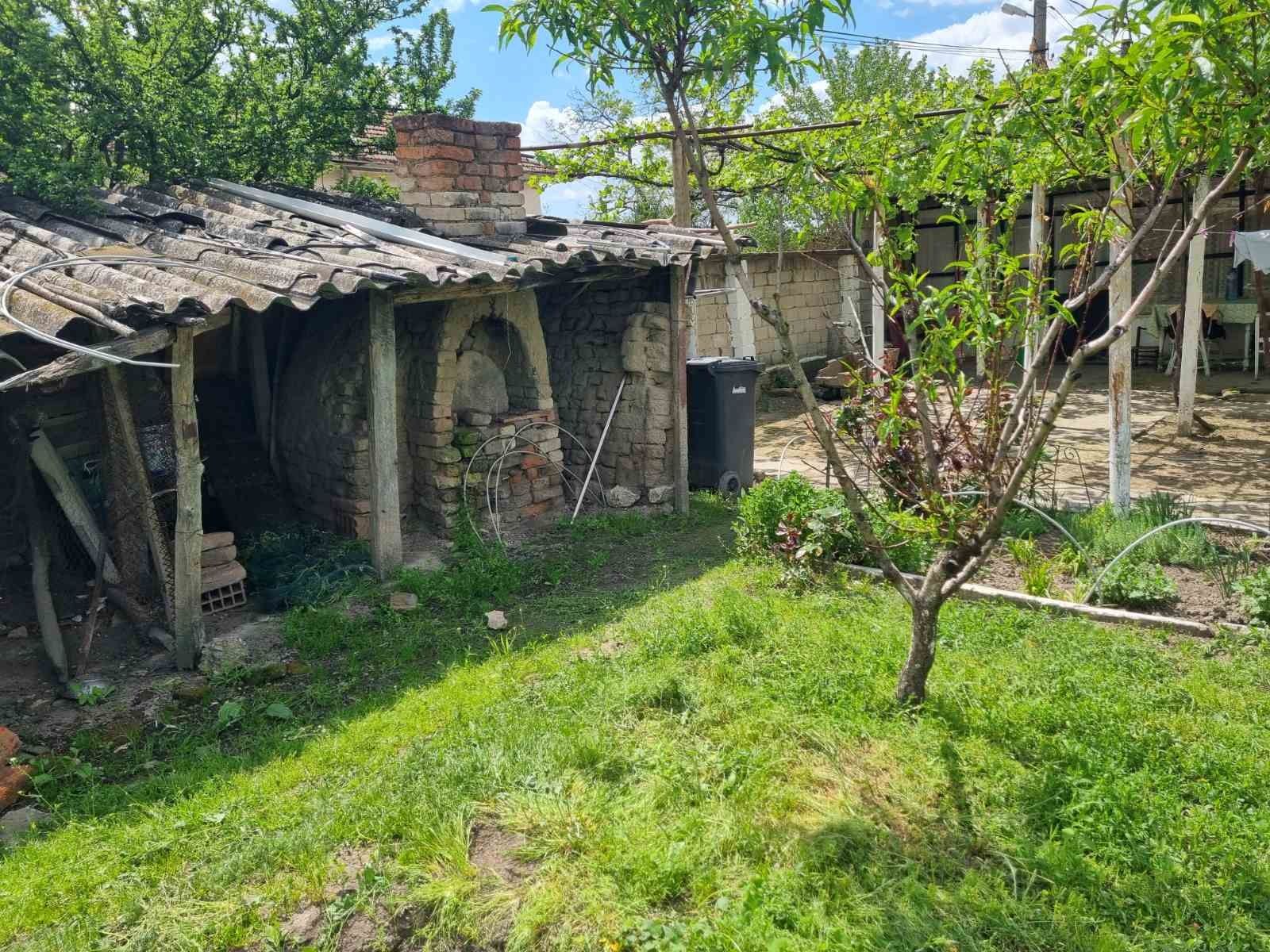 Продава КЪЩА,с.Стряма,област Пловдив