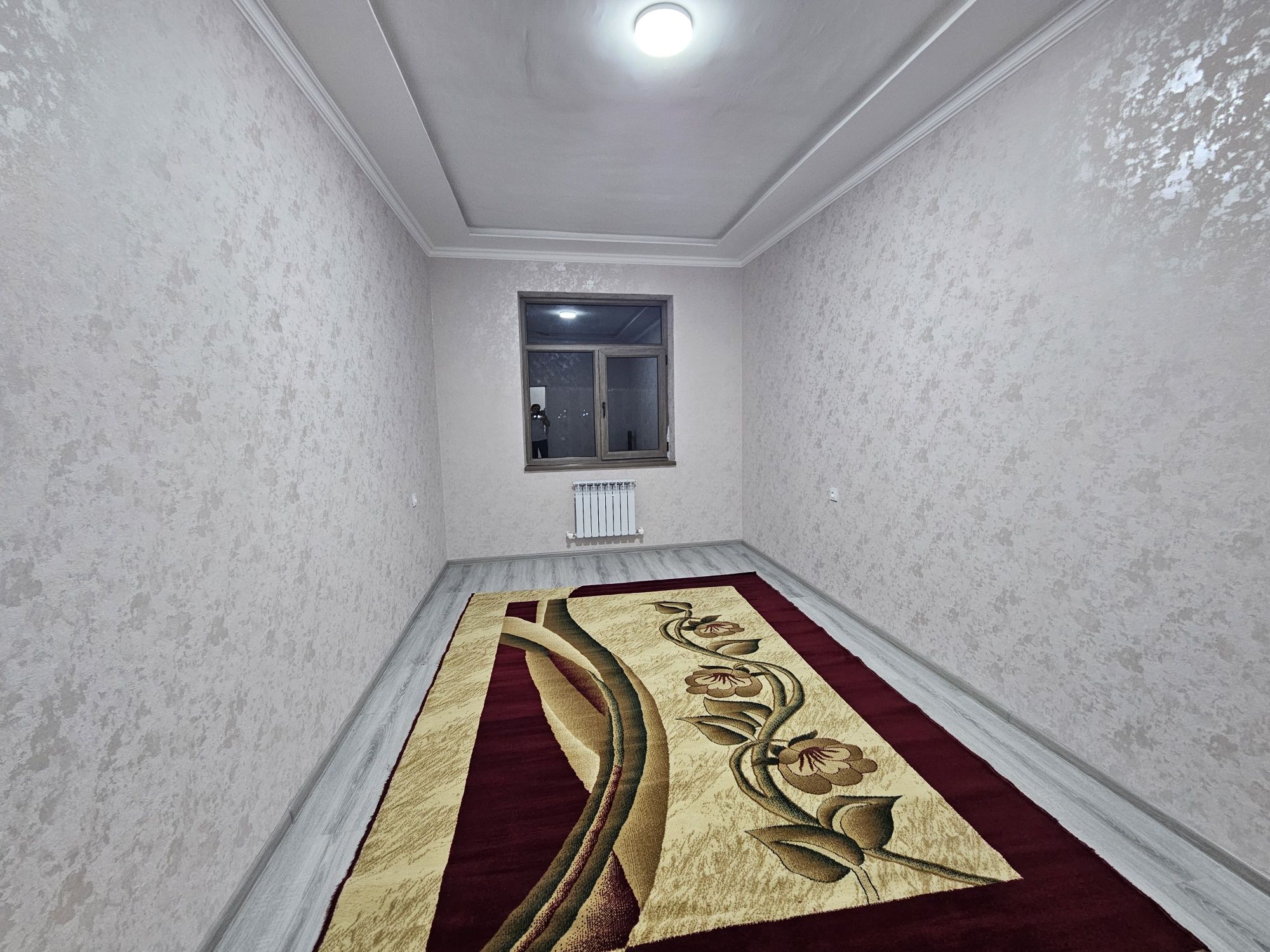 EKO shahar markazida 2 xonalik 78 m2  kvartira arendaga beriladi