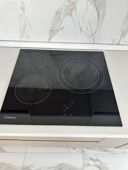 Электрическая варочная поверхность Hansa BHC66206