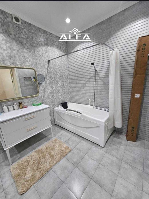 Buxoroda kvartira xonadon uy sotiladi 2 xonali 98m² 4-qavat.