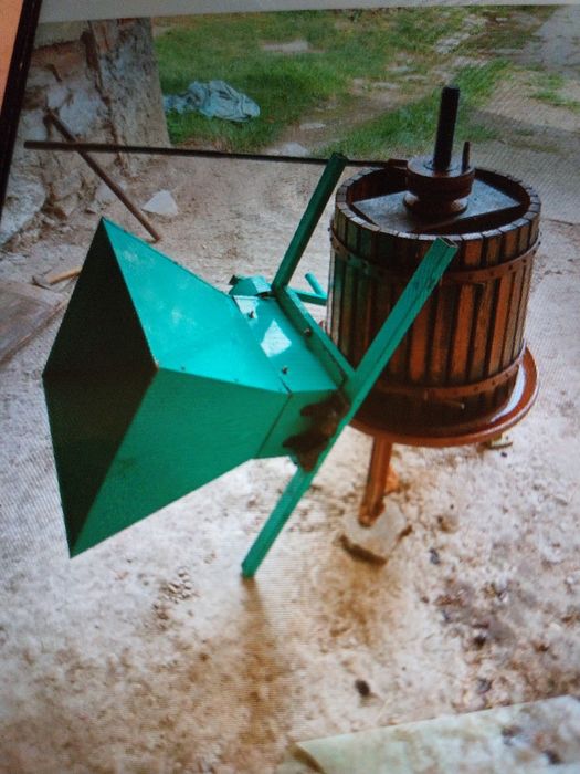 Zdrobitor si storcator de struguri
