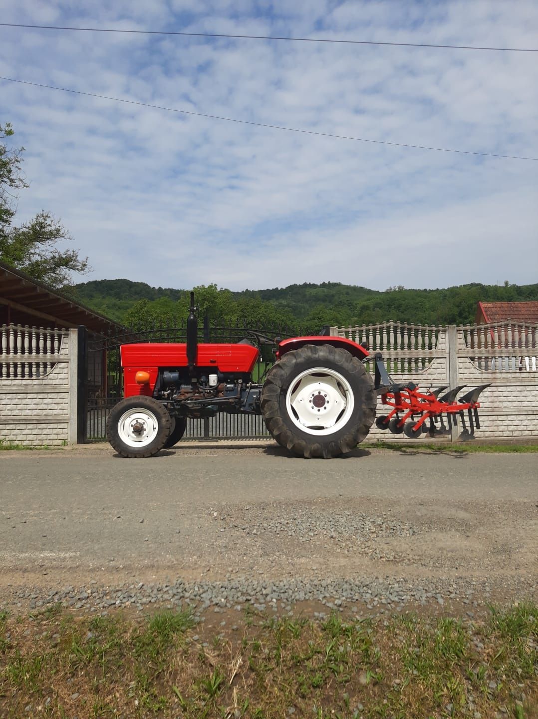 Vând tractor UTB 55 cai