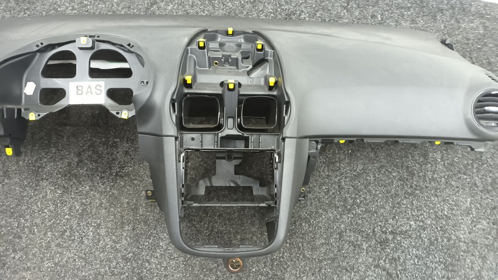 Dezmembrez Plansa bord de pe Opel CORSA D 2006-2014