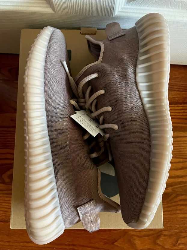 Оригинални маратонки *ADIDAS YEEZY BOOST 350V2 *EU42 2/3,43 1/3,44 2/3