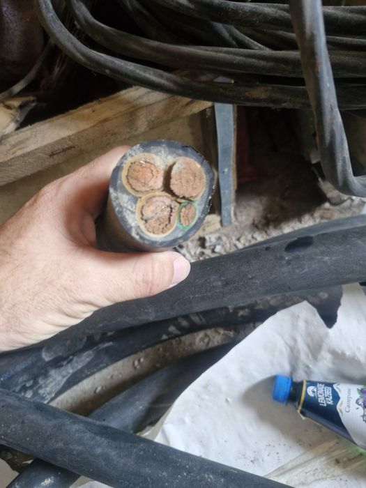 Продам кабель  Кабель КГ-хл 3х120+1х35 -0,66     в нал по 35000  тг