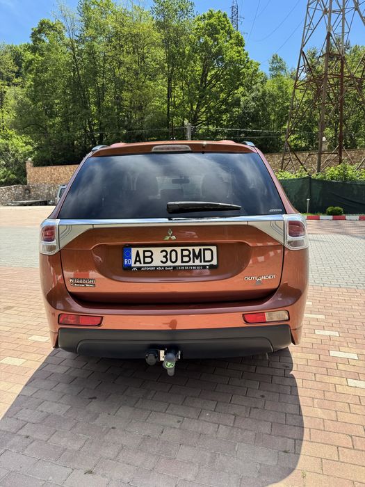 Vând Mitsubishi Outlander ,7 locuri !