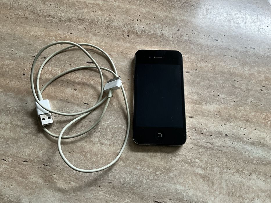 Iphone 4s in satre foarte buna pt colectionari