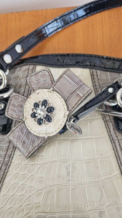 Geanta dama GUESS