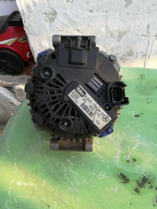 Alternator Mercedes Sprinter 318 cdi si Vito 115 cdi,Valeo original.