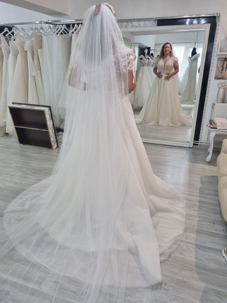 Rochie mireasa A-line