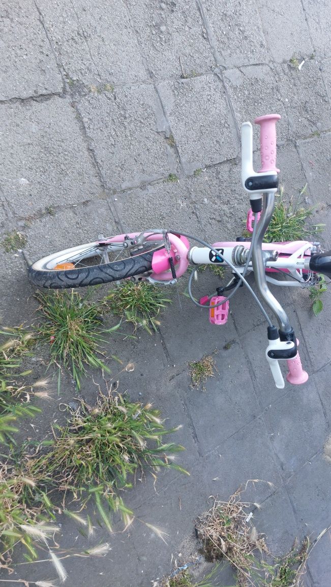 Детски велосипед(колело) BTWIN 16 цола

Технически изправно

Нормалн
