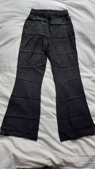 Pantaloni evazati dama