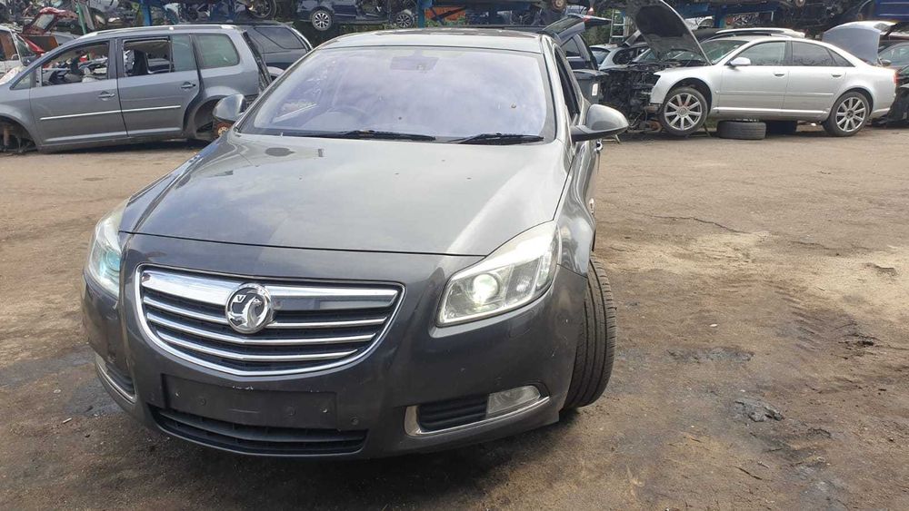 Dezmembrez Opel Insignia 2.0 D an 2010 cod motor A20DTH