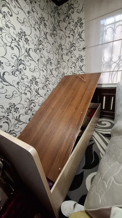 Сифатли кроват сотилади