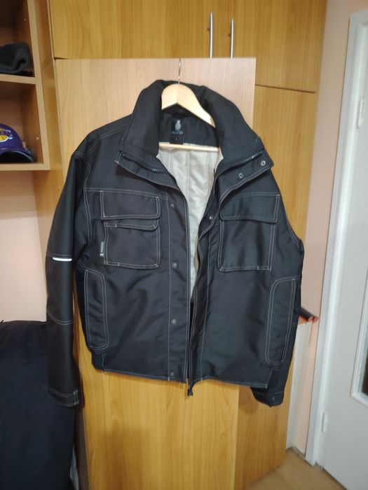 Vînd geaca iarna bărbați Mascot  mărimea L nouă!