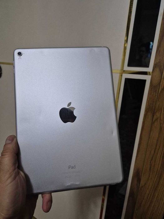 iPad Pro 9.7 - 32GB - WiFi - Silver - (MLMP2LL/A)