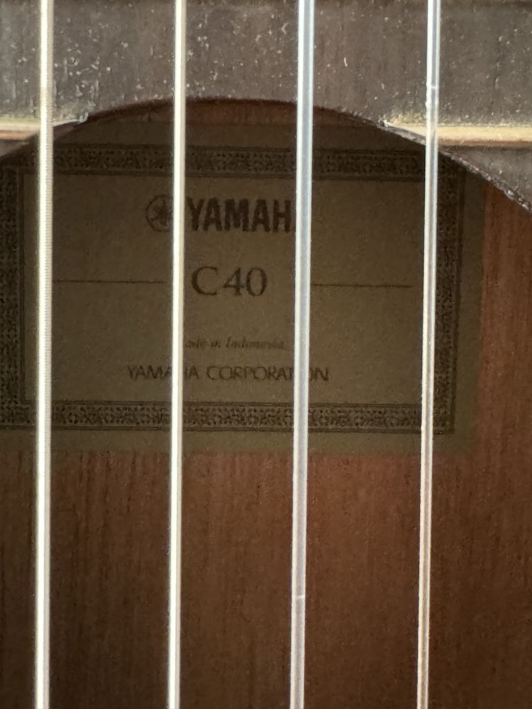 Классическая Гитара yamaha c40