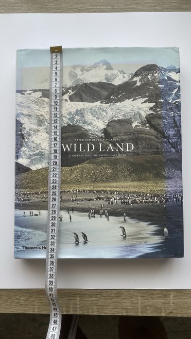 Carte WILD LAND cu natura spectaculoasa