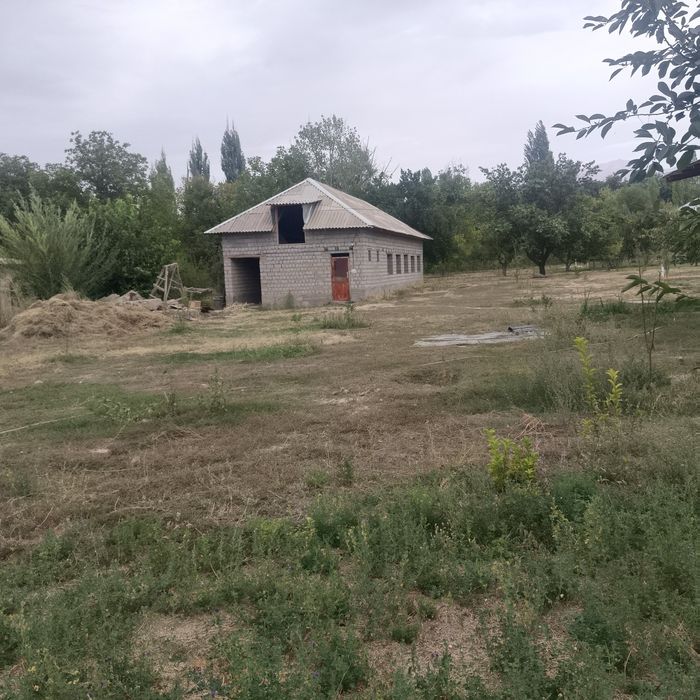 Участок .Г Ленгер рядом с трассой  газ свет вода можно подключить
