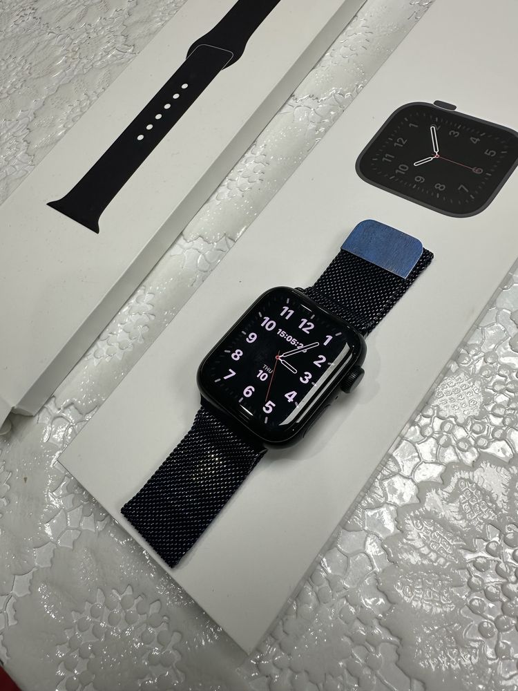     Apple Watch SE 2022 40мм GPS Space Gray Alu Black Sport