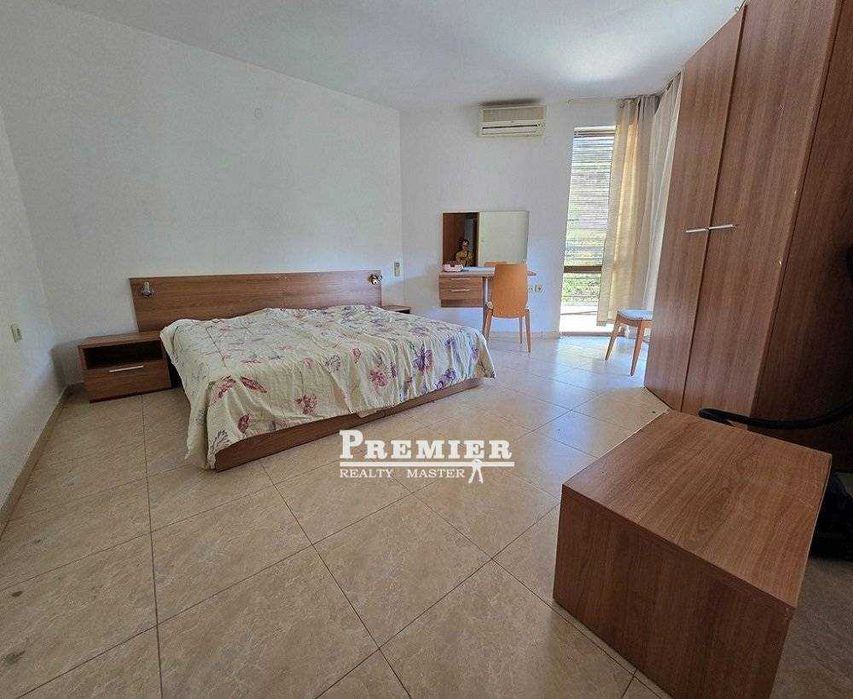 Продава се Тристаен апартамент в Свети Влас - 100 кв.м за 9800 €/кв.м - Снимка #1