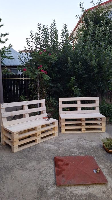 Set  3 bancute 1 masuta din paleti