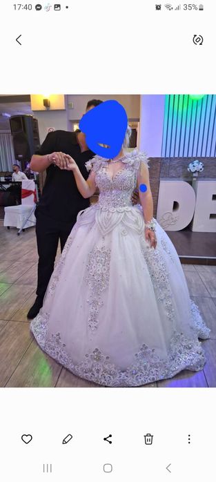 Vând rochie de mireasa model nou stil Princess.