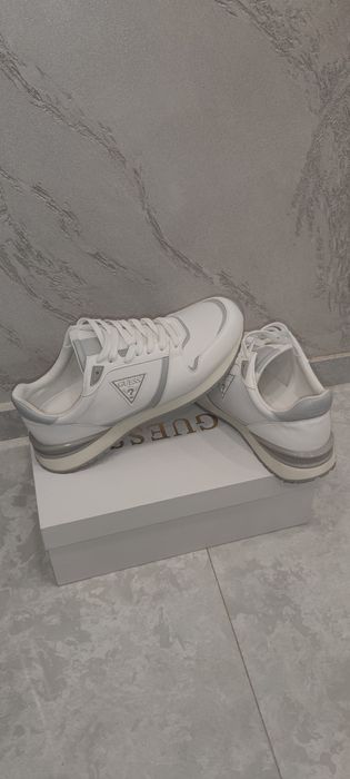 Маратонки-Guess-44 номер