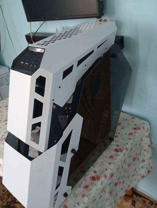 Carcasa pc AQIRYS Procyon