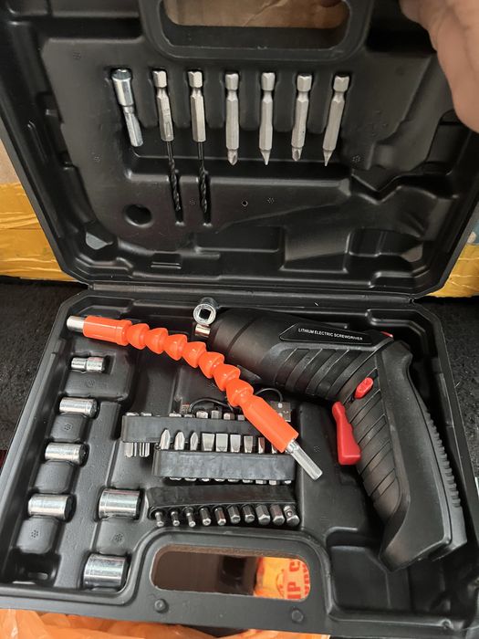 электро отвертки и  пила