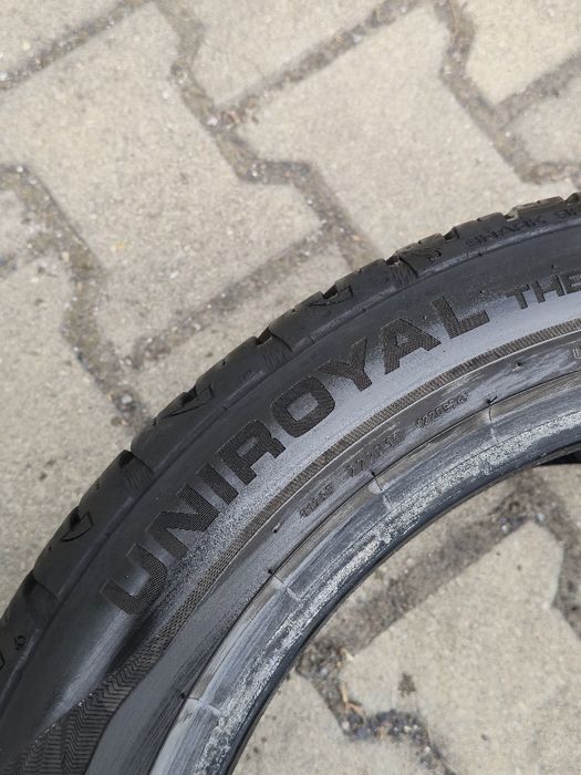 235 45 17 uniroyal