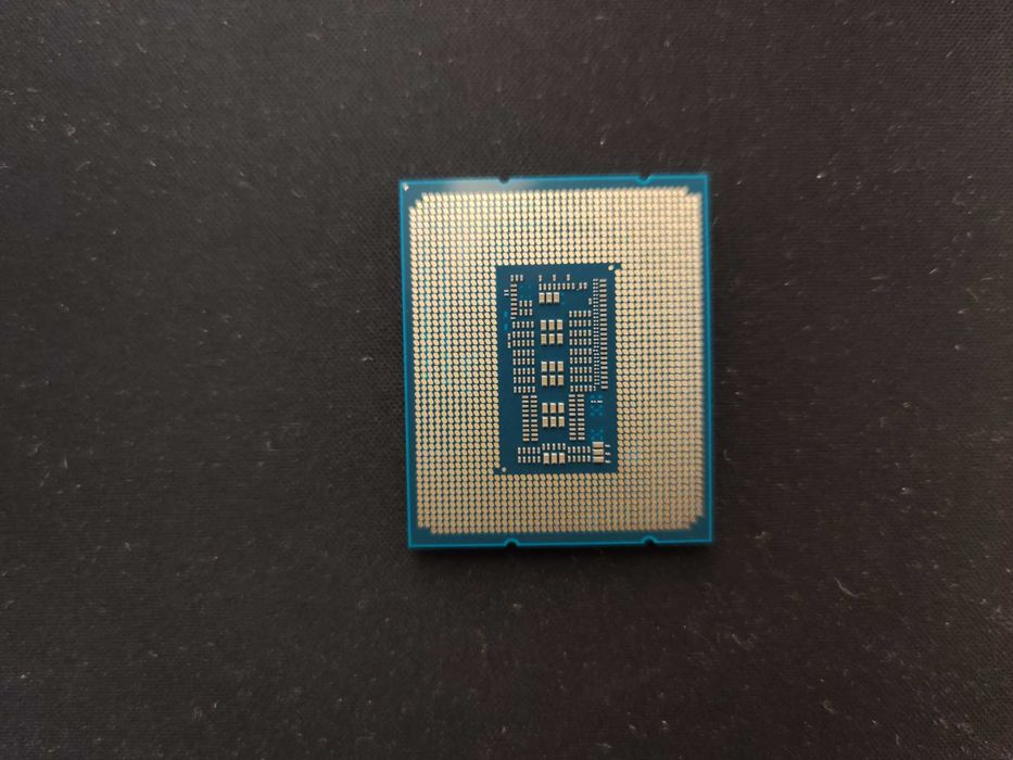 Procesor Intel Core i7 13700f cu garanție.
