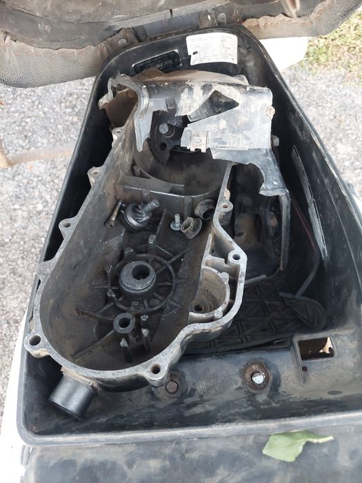 Vind scuter chinezesc pnt piese sau de reparat fără acte