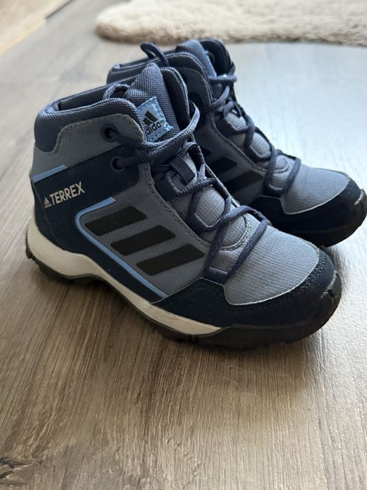 Adidas Terrex боти за момче 28 номер
