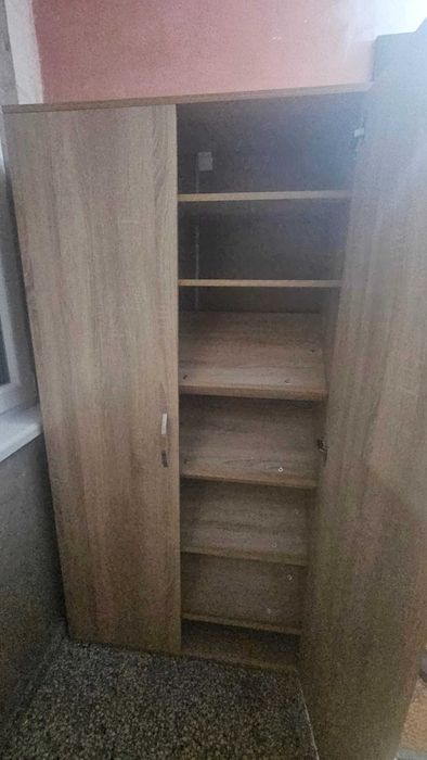 Голям ,нов шкаф да обувки