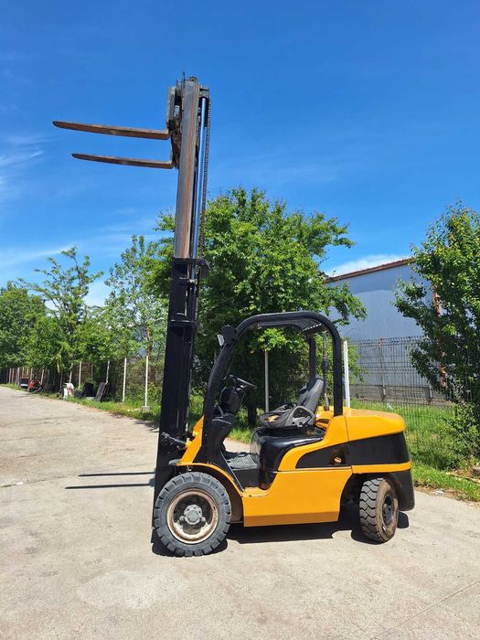 motostivuitor diesel 3.5 tone Caterpillar an 2013