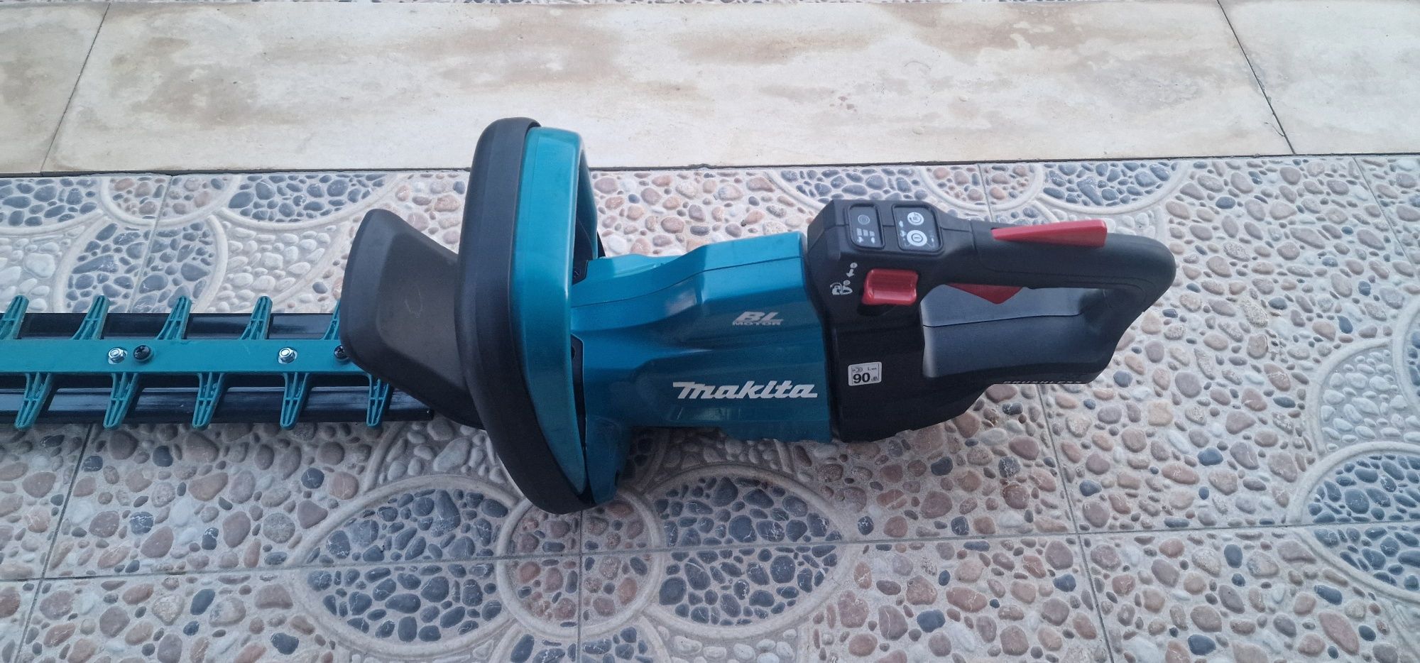 Акумулаторен храсторез Makita DUH502