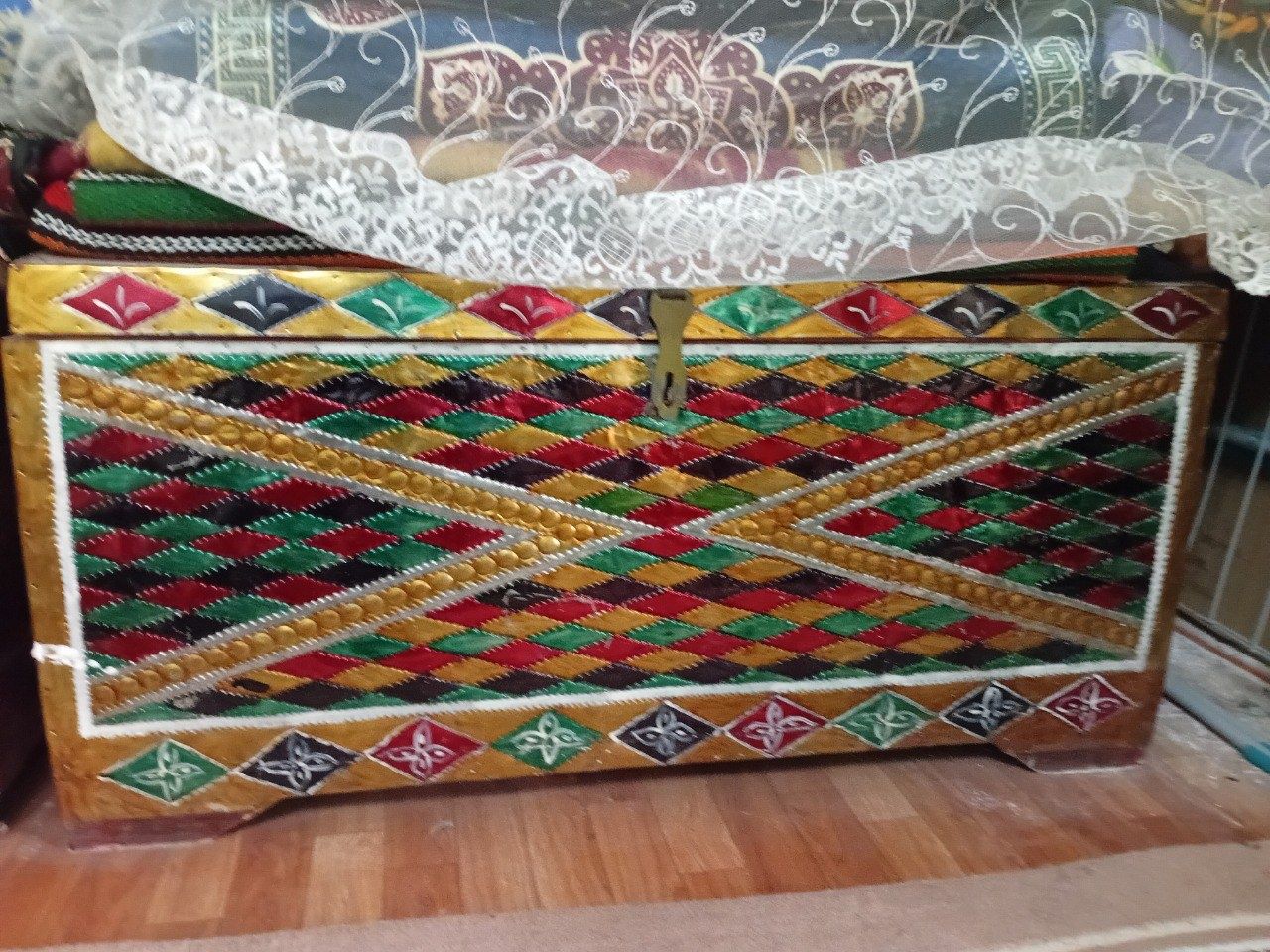 Sandiq sotiladi sherobodda