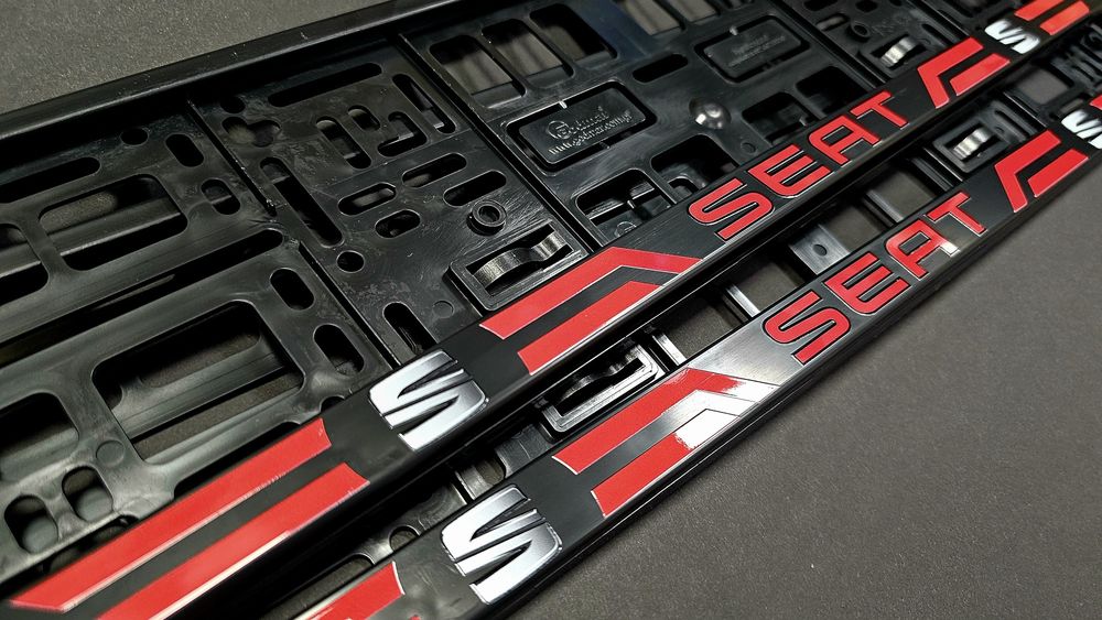 Комплект персонализирани рамки Сеат за регистрационни номера