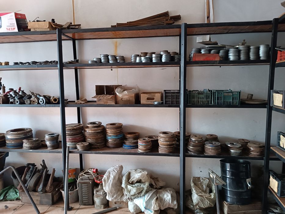 Flyans  atvot bolt gayka zaglushka vintel kerak bo'lsa aloqaga chiqing