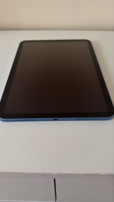 Продавам Ipad 10 генерация, 256 гб, в перфектно състояние