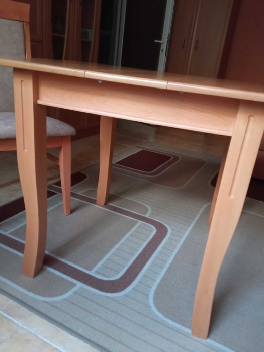 Разтегателна трапезна маса