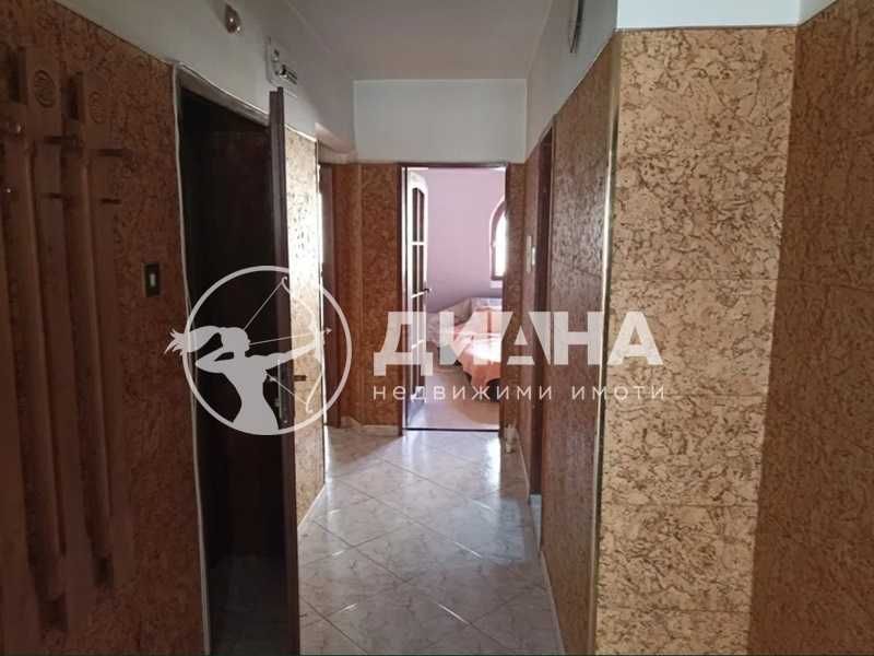 Продава се Тристаен апартамент в Пловдив, Кършияка - 104 кв.м за 1827 €/кв.м - Снимка #3