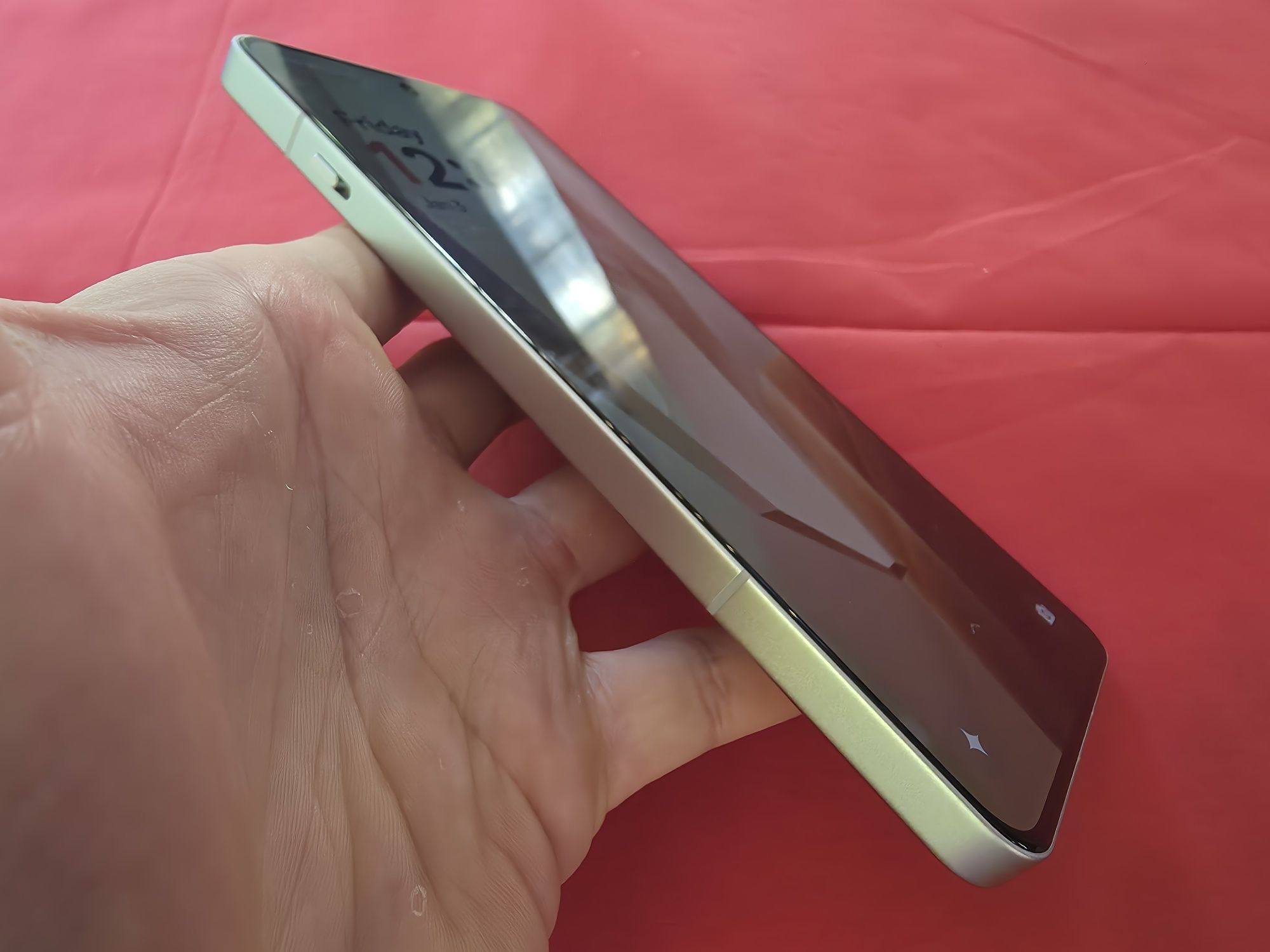 -One Plus 13R, ca Nou, Silver, 256Gb, 12Ram, doar telefonul, impecabil