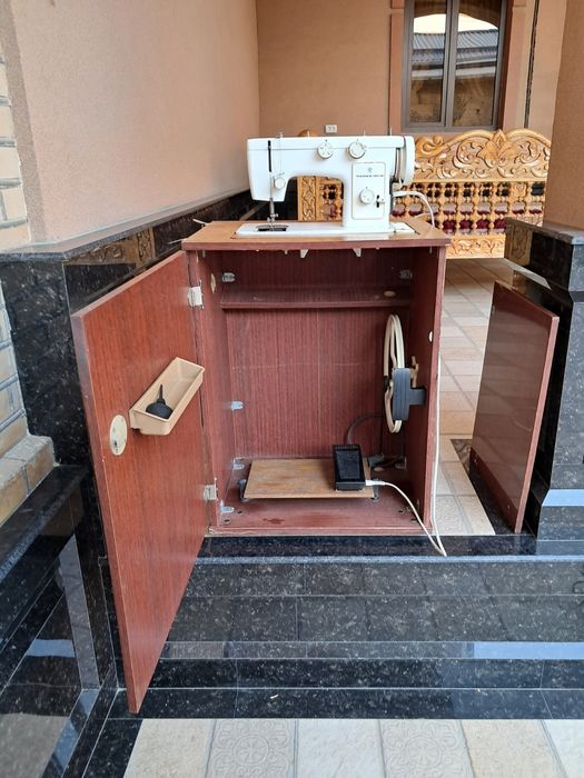 Швейная машина. Чайка 142 м