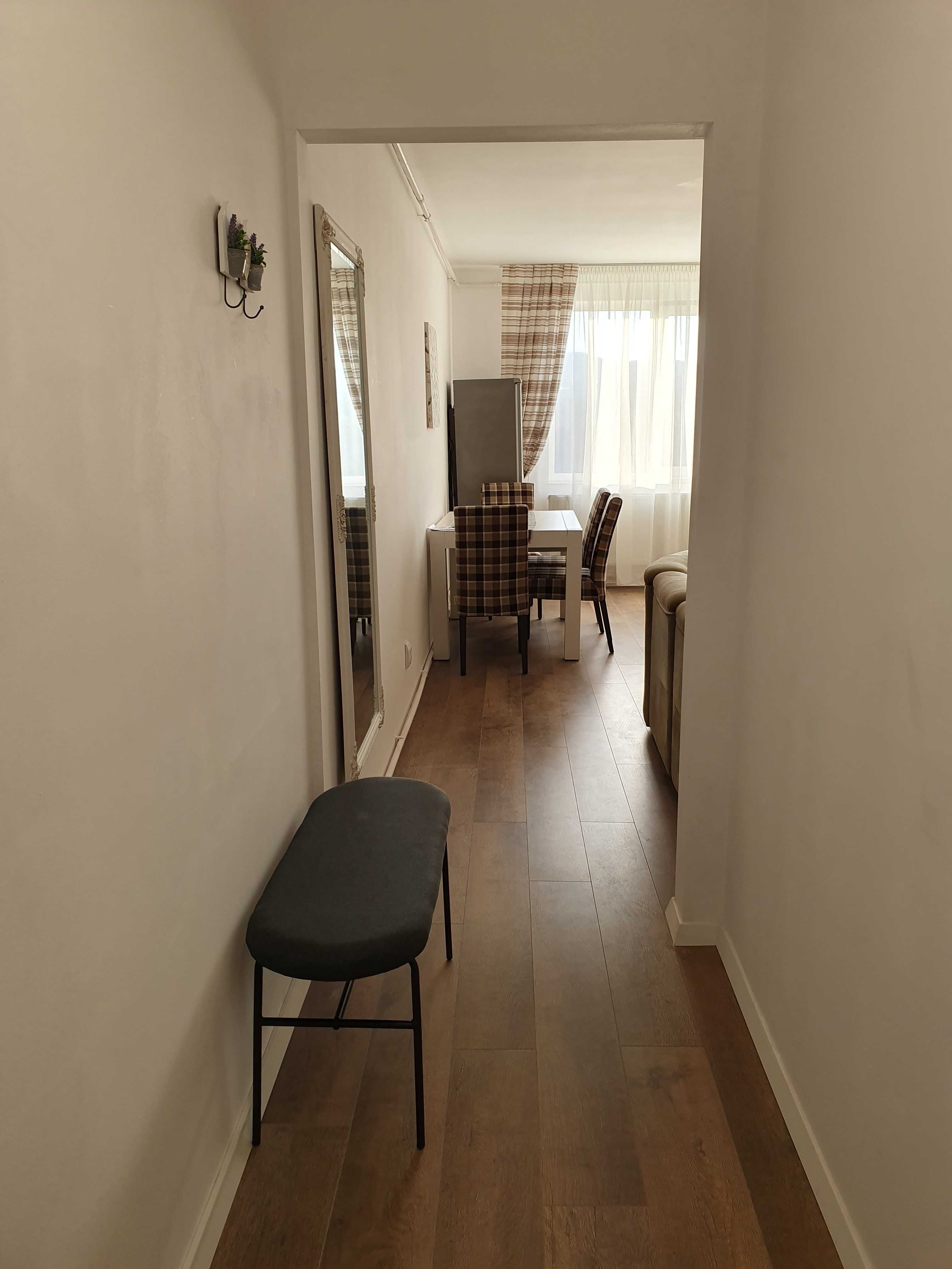 Dau spre inchiriere apartament in zona de sus a orasului